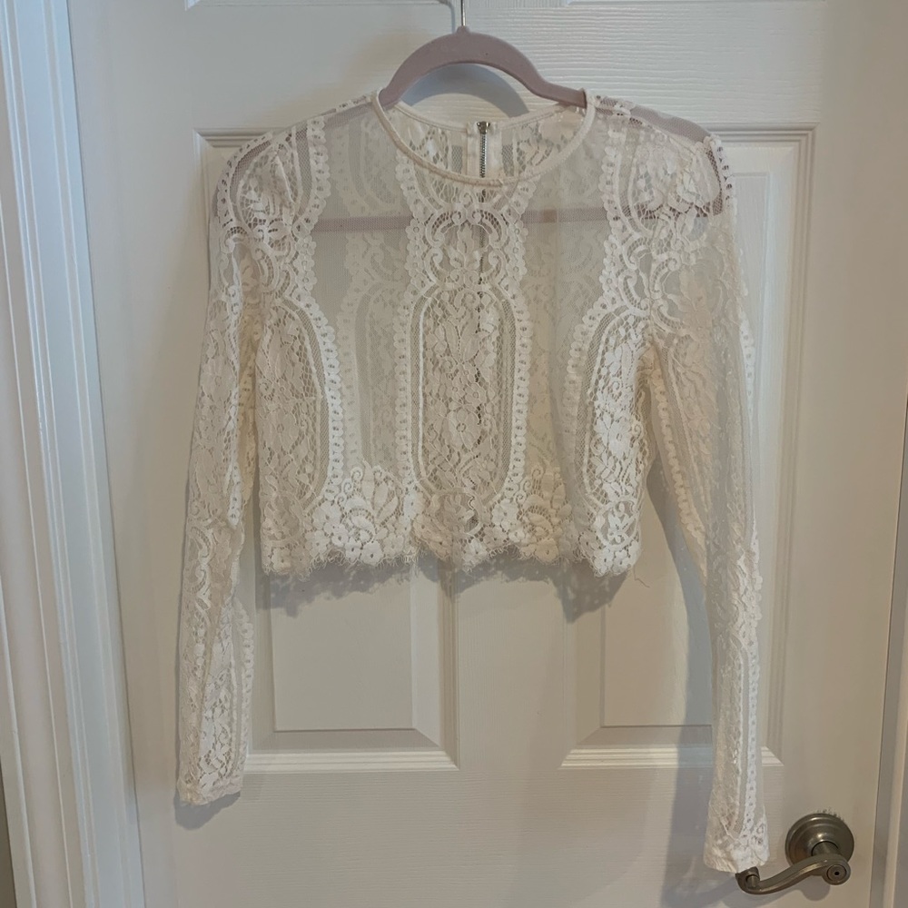 Elegant Lace Crop Top - Cream